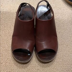 APC leather Peep-Toe wedges